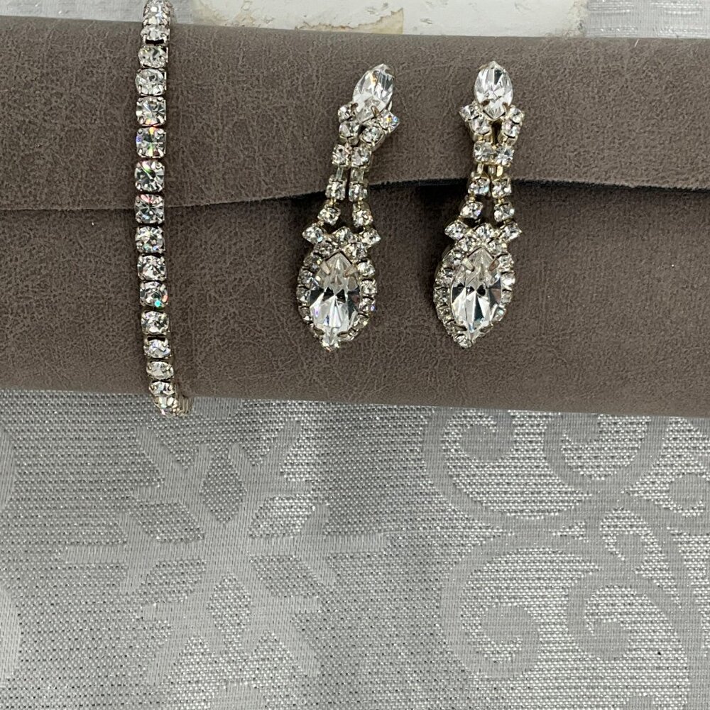 Vintage Rhinestone Jewelry Set Clip-On Earrings &‎ Bracelet Silver Tone